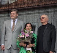 Rūtai Sinkevičienei Antano Macijausko premiją įteikė LŽS ir NŽKA pirmininkas Audrys Antanaitis ir Biržų rajono meras Kęstutis Knizikevičius. Miglės Greičiuvienės nuotrauka